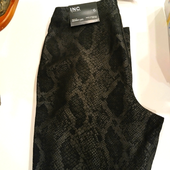 I.n.c. International Concepts Snake-Print Skinny Pants, Created for size 6 - Picture 1 of 7